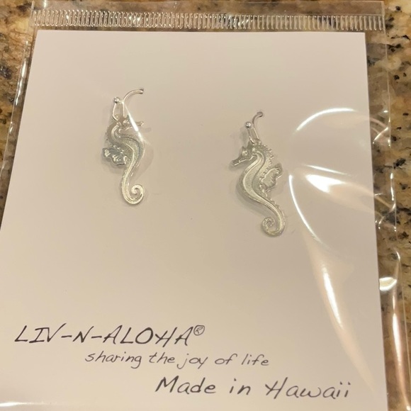 Leighton Lam Seahorse Earrings - Picture 1 of 3